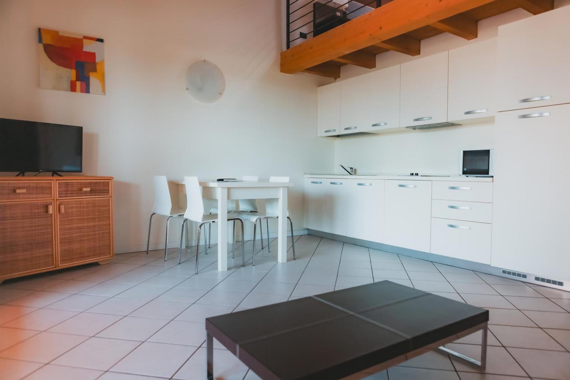 Family Room,1613416064:JPEG